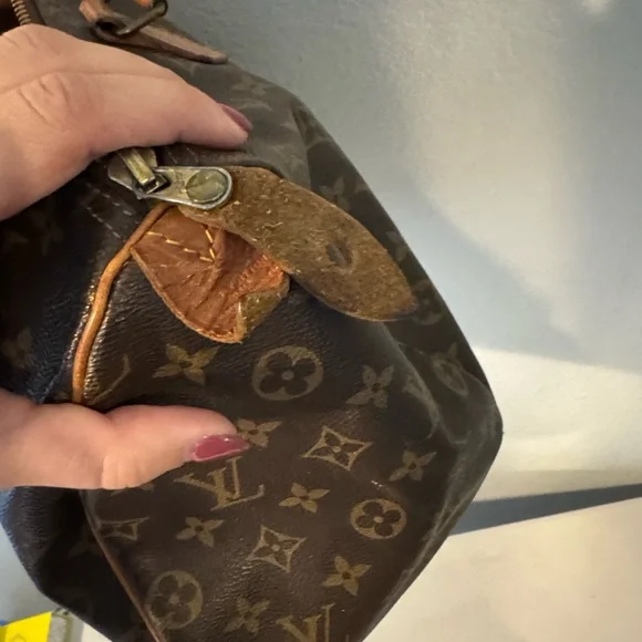 Louis Vuitton Speedy 35 with Crossbody Strap Monogram Satchel - Picture 9 of 17